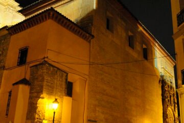 Exterior de la iglesia del Sagrario junto a la Catedral de Málaga, fotografía de 2011